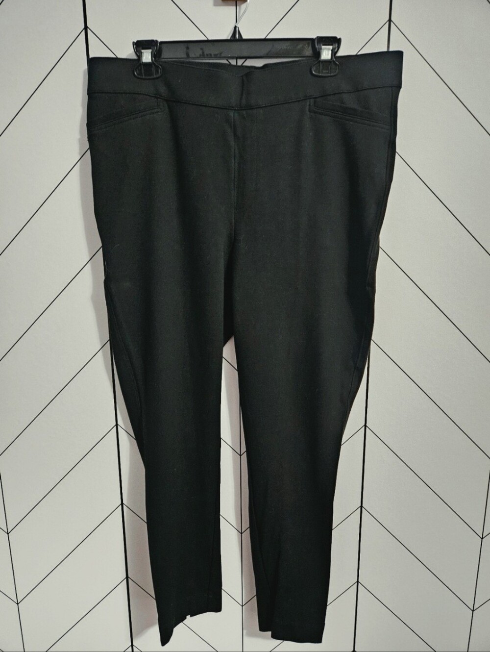 NYDJ Black Pull-On Ponte Stretch Pants with Slit at Ankle, Plus 1X